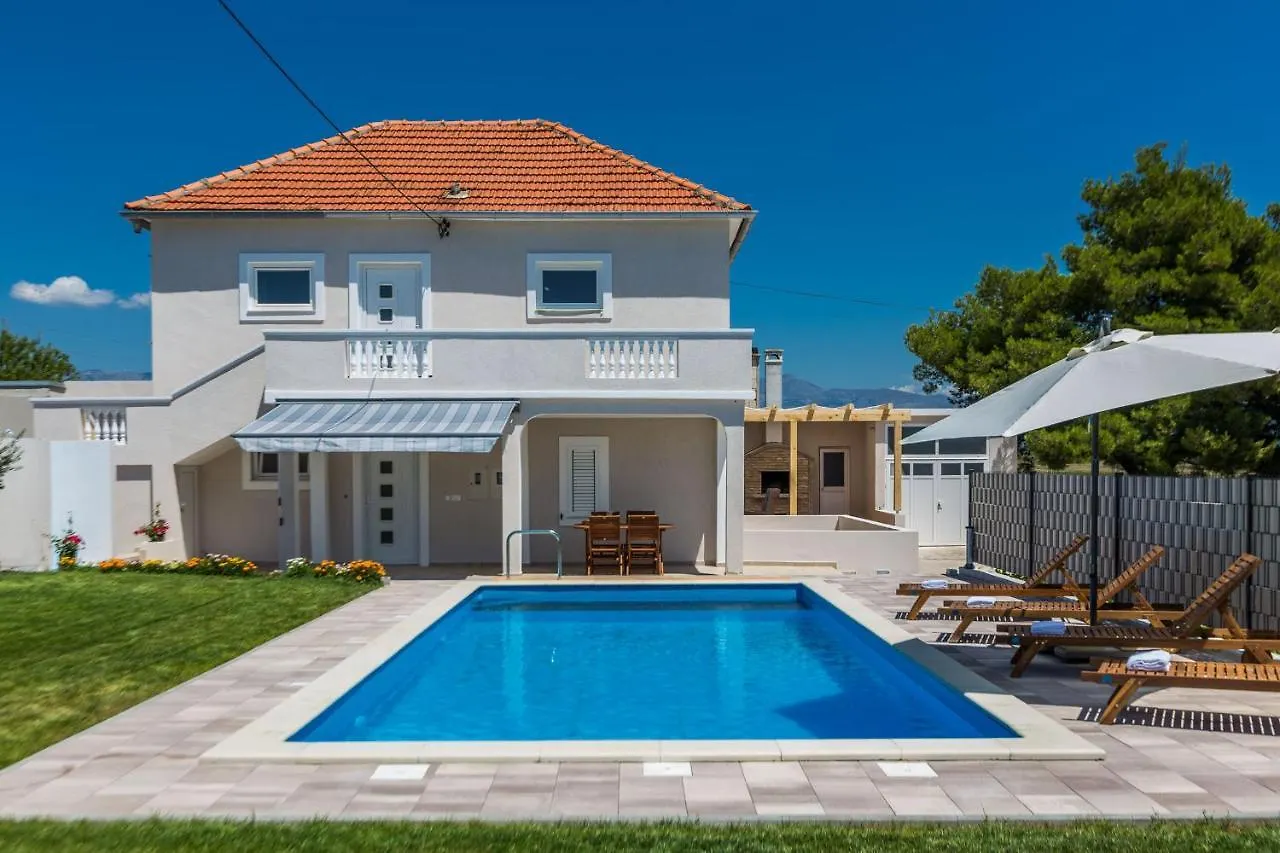 Kristina Holiday Home With Private Swimmingpool Visocane 0*,