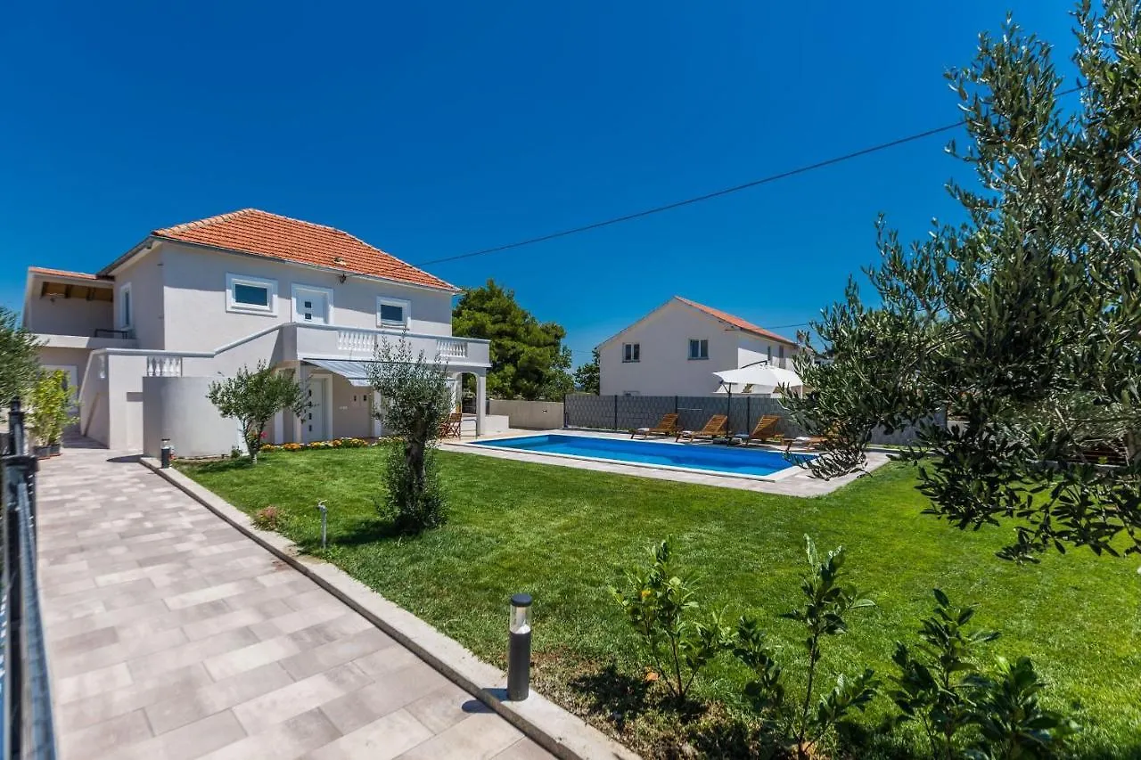 Kristina Holiday Home With Private Swimmingpool Visocane Croatia
