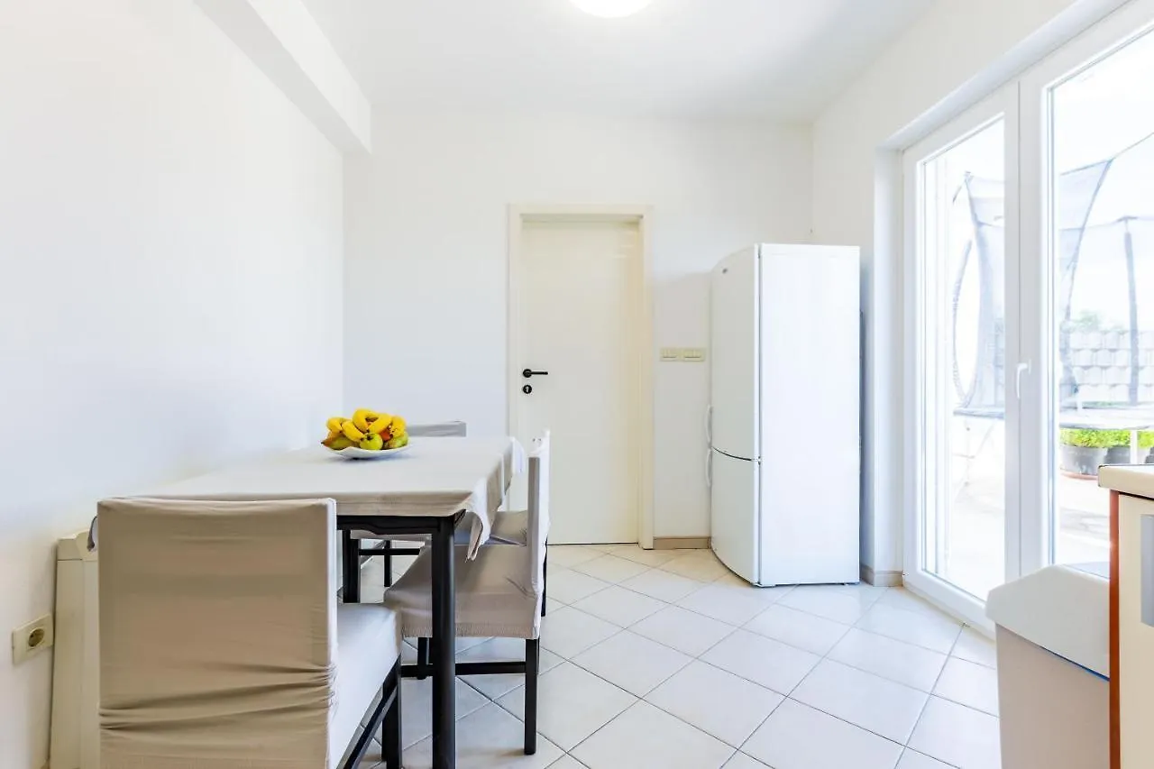 Kristina Holiday Home With Private Swimmingpool Visocane