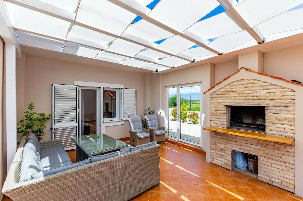 Kristina Holiday Home With Private Swimmingpool Visocane