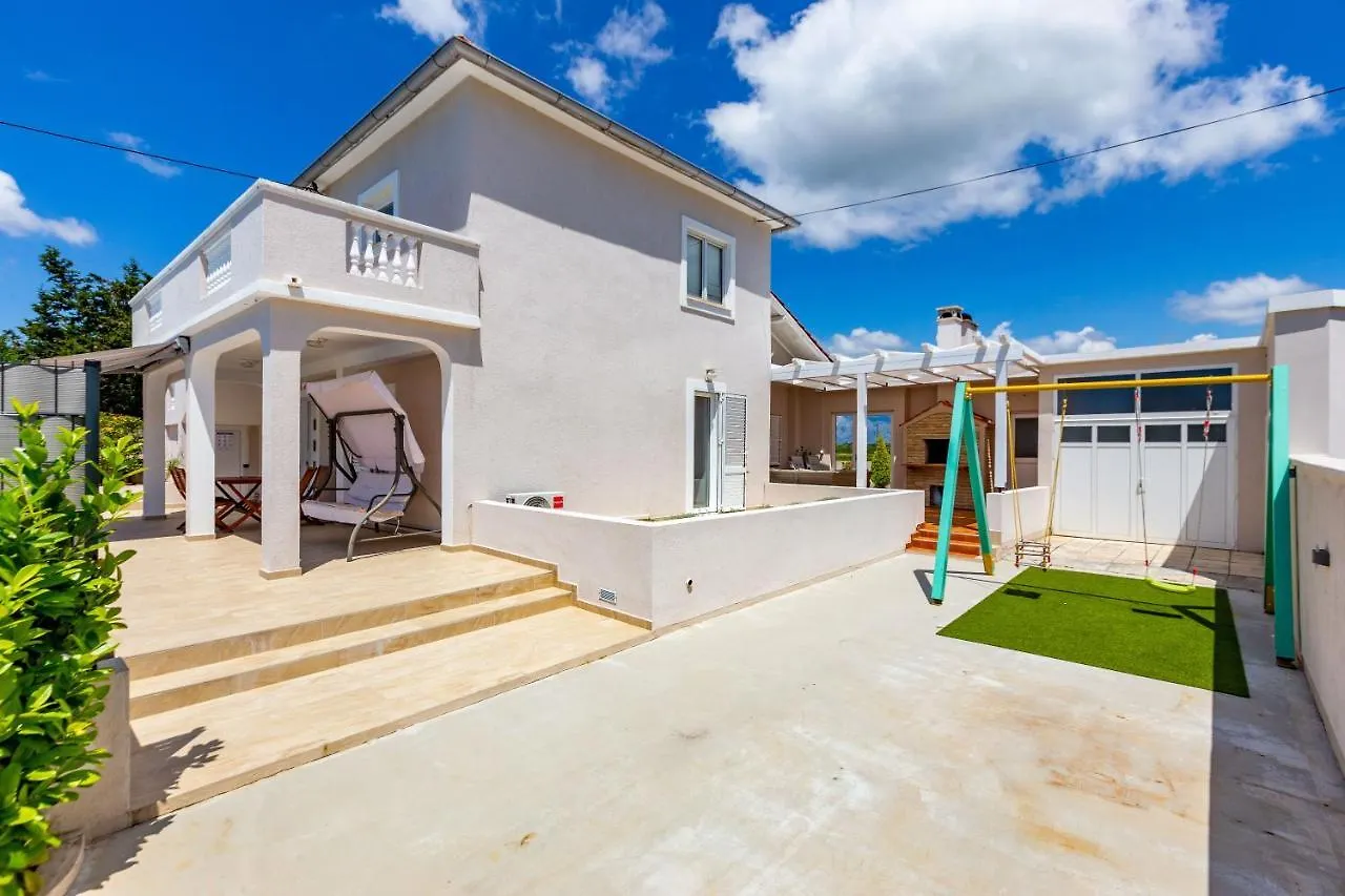 Kristina Holiday Home With Private Swimmingpool Visocane Croatia